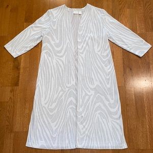 🌷3/$25 Chico’s Metallic Animal Print Longline Cardigan